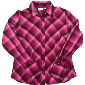 Hot pink button down 🩷